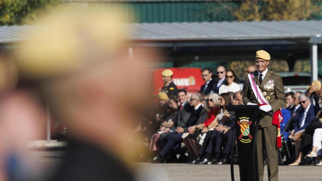 El teniente general jefe de la UME, Francisco Javier Marcos Izquierdo, durante su intervención en el acto de conmemoración este sábado del XX Aniversario de la Unidad Militar Emergencias (UME) en la Base Aérea de Torrejón.