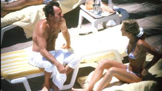 Julio Iglesias y Miranda Rijnsburger, en unas vacaciones en 1996.