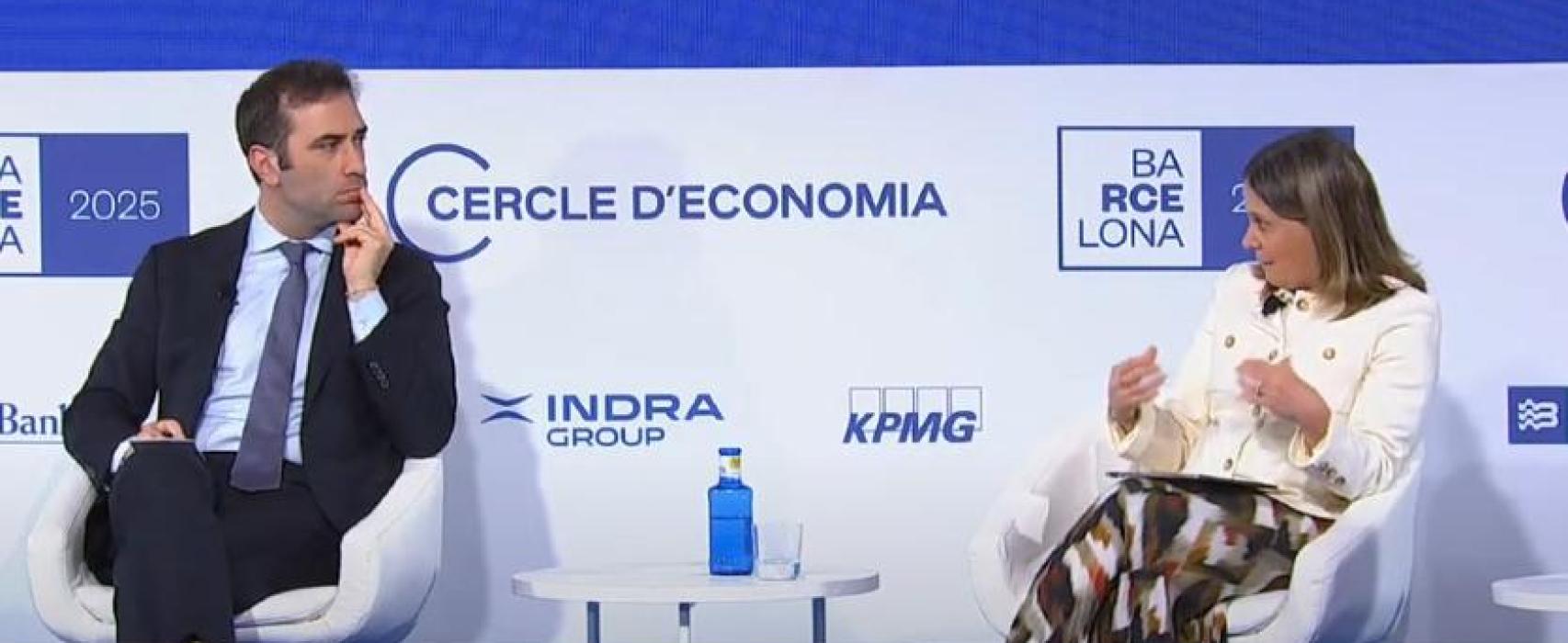 Carlos Cuerpo, ministro de Economía, Comercio y Empresas, y Fina Lladós, presidenta de Farmaindustria.