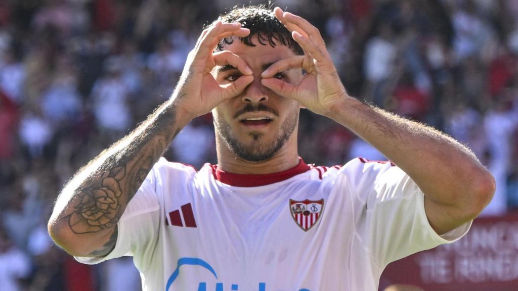 Isaac Romero celebra su gol ante el FC Barcelona.