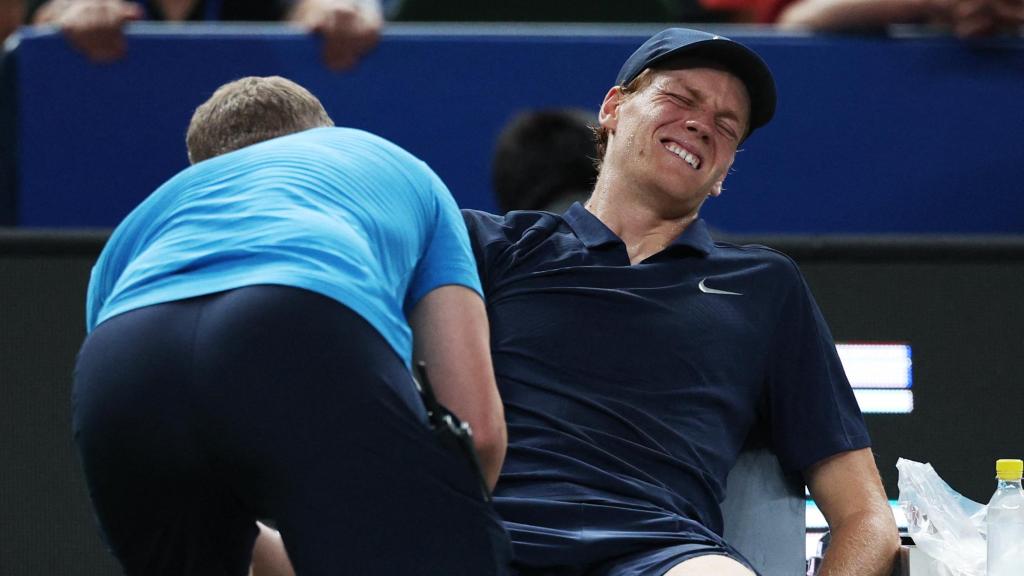 Jannik Sinner, tras lesionarse en el Masters 1.000 de Shanghái.
