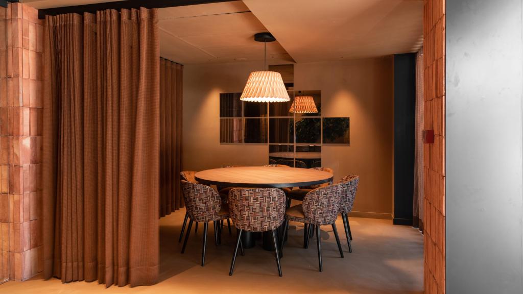 Uno de los dos reservados de Somos Raro.