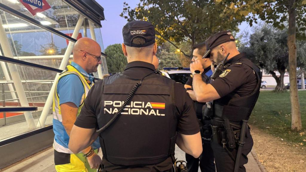 El 112 y la Policía en la avenida Arcas del Agua de Getafe.