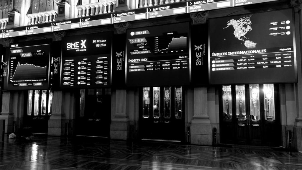 Paneles digitales en el Palacio de la Bolsa de Madrid