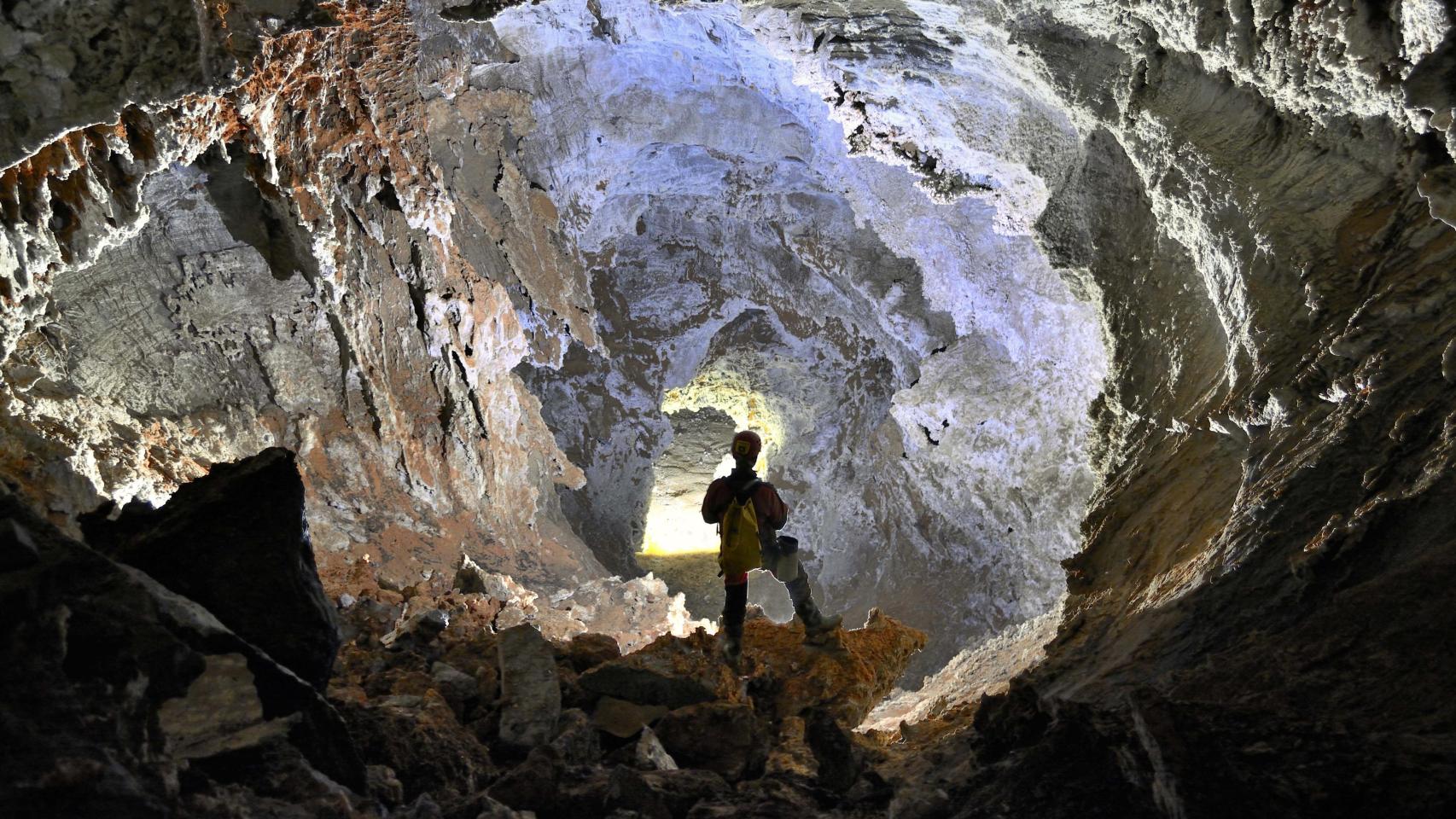 Descubren en la Sierra de las Nieves el mayor sistema subterráneo de Andalucía.