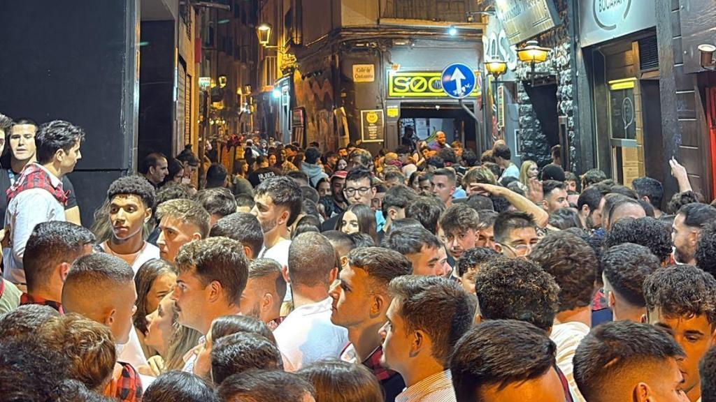 Así estaba la calle del Temple, en Zaragoza, este sábado