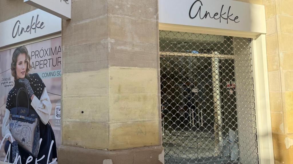 Fachada de la tienda de Zaragoza que abrirá próximamente.