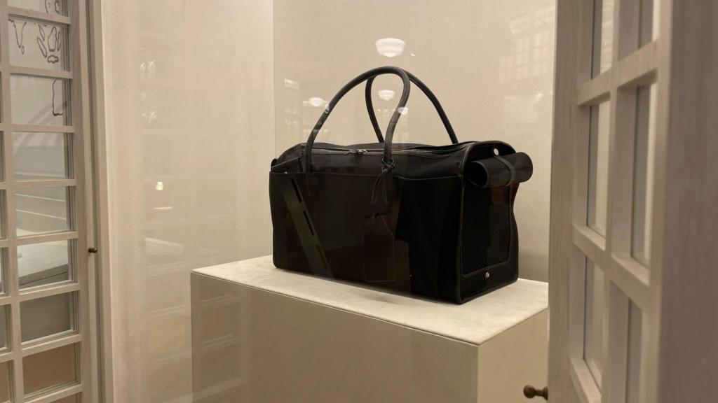 'Pet Carrier' de Steven Meisel