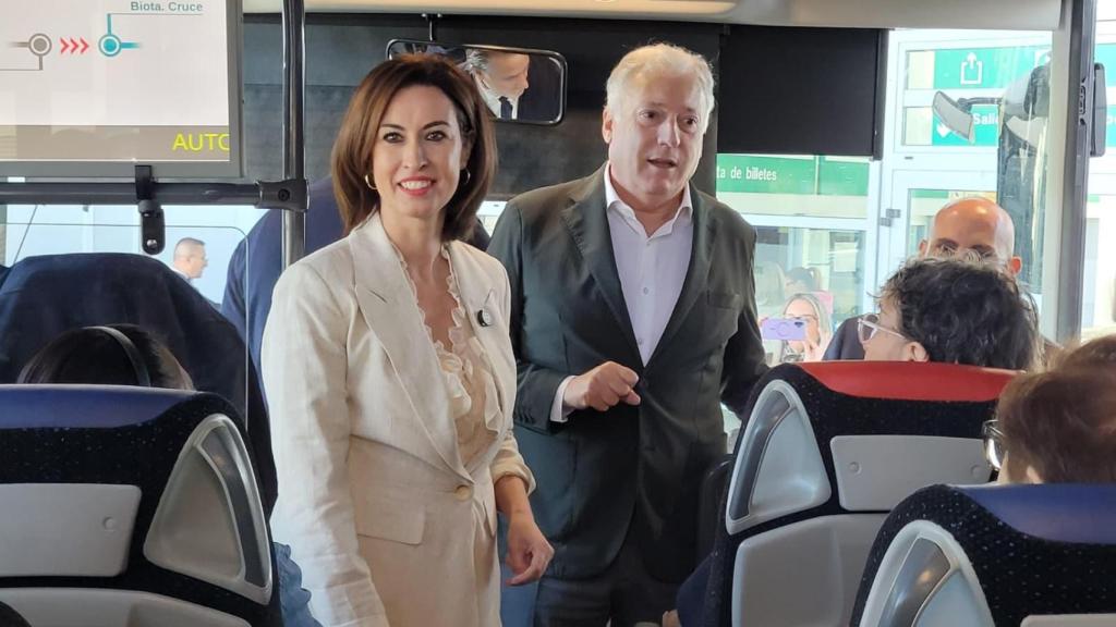 Teresa Ladrero, alcaldesa de Ejea, y Octavio López, consejero de Fomento