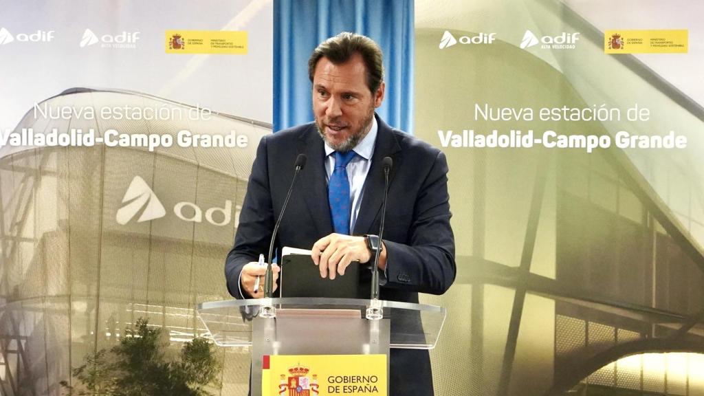El ministro de Transportes y Movilidad Sostenible, Óscar Puente, durante su intervención de este lunes en Valladolid