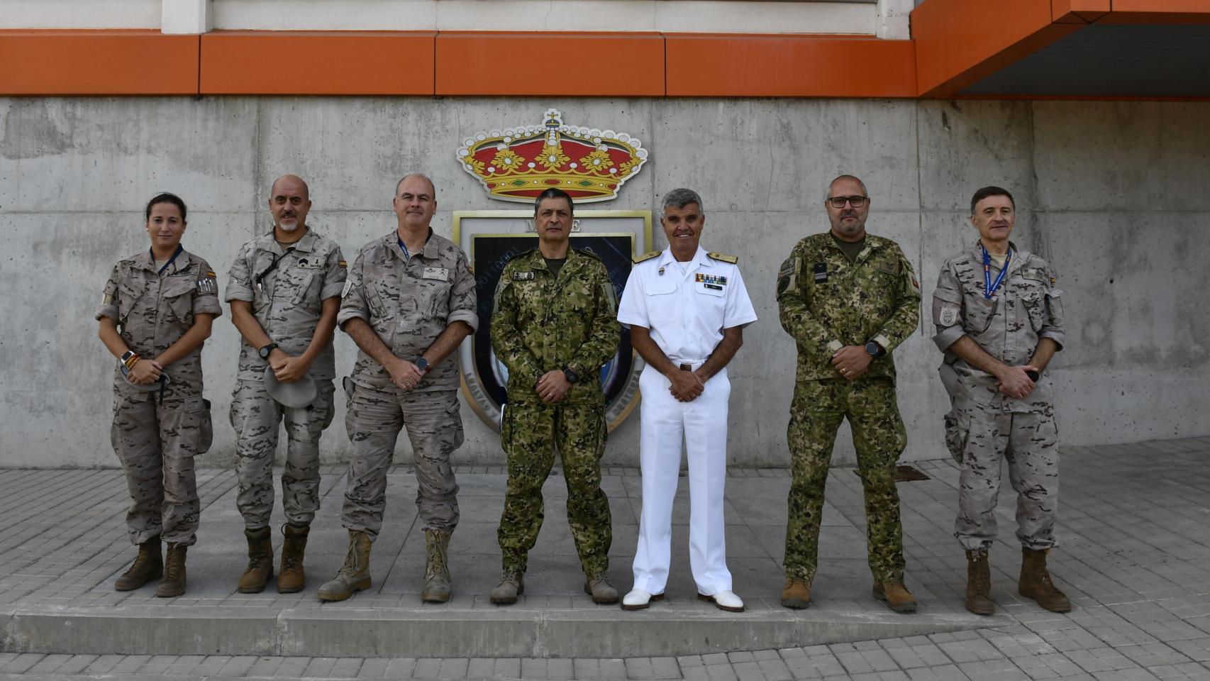 Personal del MCCE español junto a sus homólogos portugueses