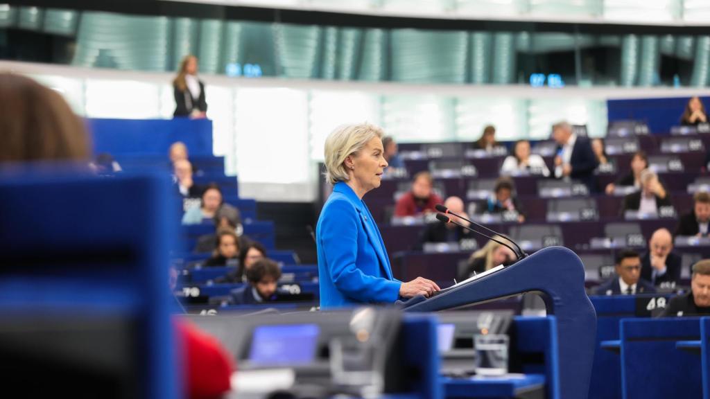 La presidenta Ursula von der Leyen, durante el debate de este lunes en la Eurocámara