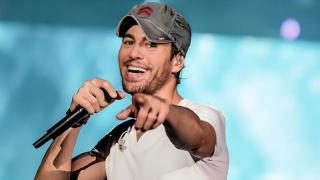 Enrique Iglesias, nacido el 8 de mayo de 1975.