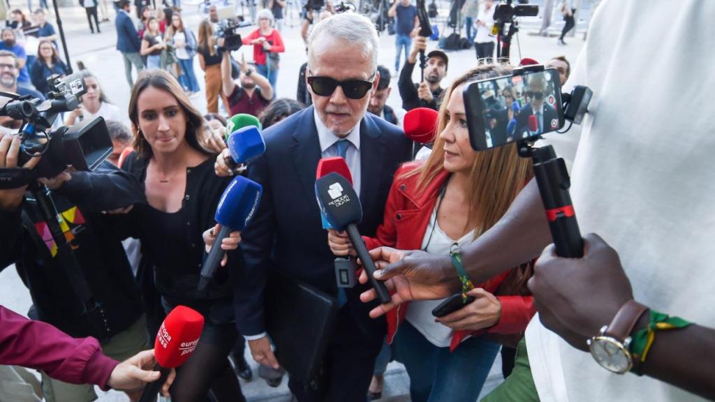 El abogado de Begoña Gómez, Antonio Camacho, a su llegada ayer a los Juzgados de Instrucción de Madrid./