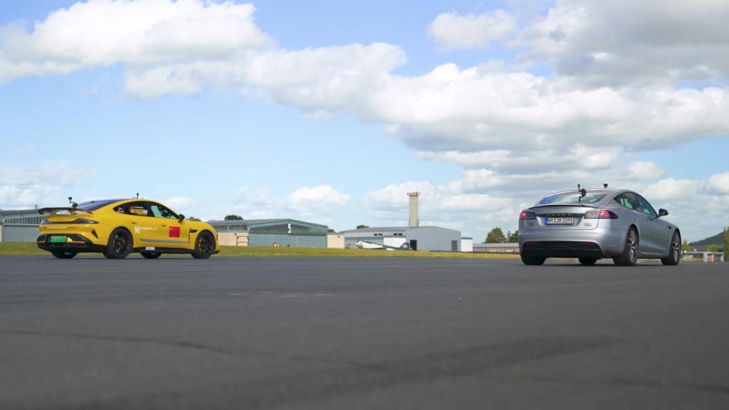 El Xiaomi SU7 Ultra se enfrenta al Tesla Model S Plaid