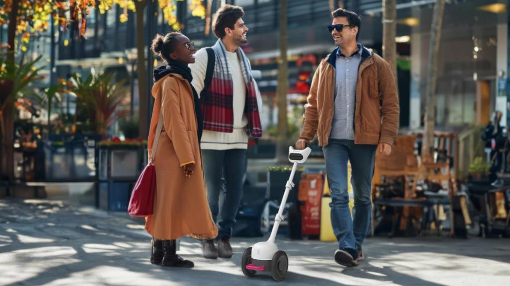 Una persona ciega usando el robot autónomo Glide.