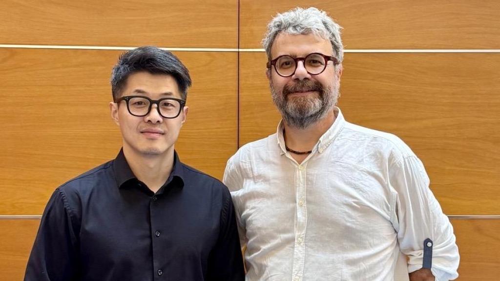 Los investigadores Xiaohe Tian y Giuseppe Battaglia.