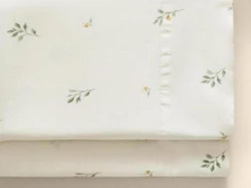 Sábana de estampado floral.