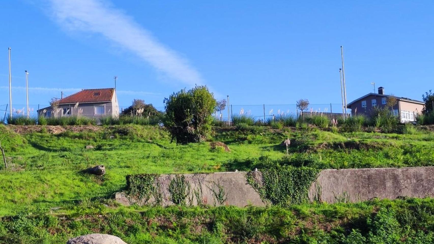 Viviendas unifamiliares de Monte Mero vistas desde Xuxán.