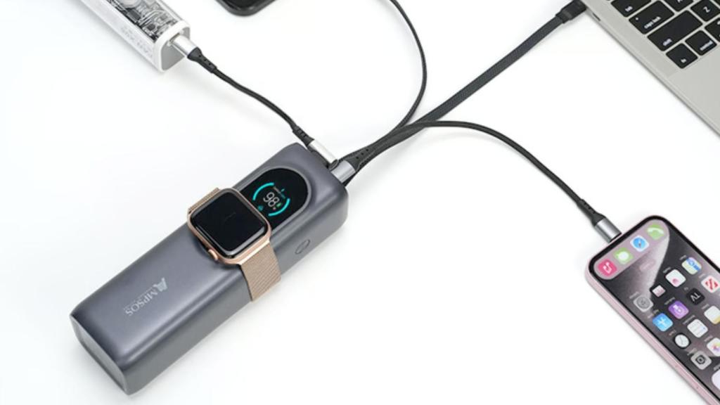 Batería cargando cuatro dispositvos