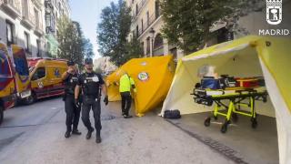aptura de un video facilitado por Emergencias Madrid con los equipos de emergencia en el lugar.