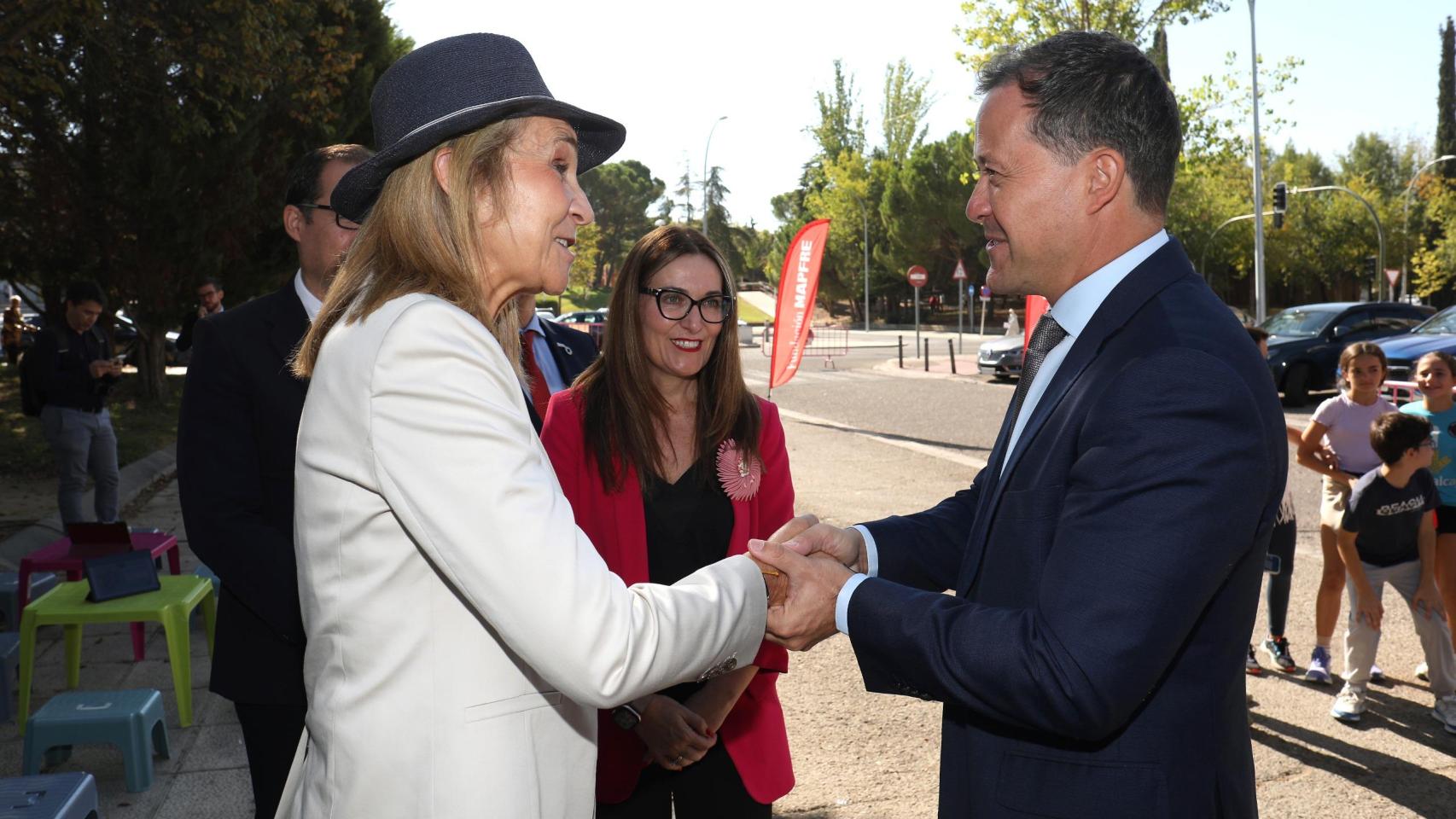 La Infanta Elena y Carlos Velázquez este martes en Toledo.