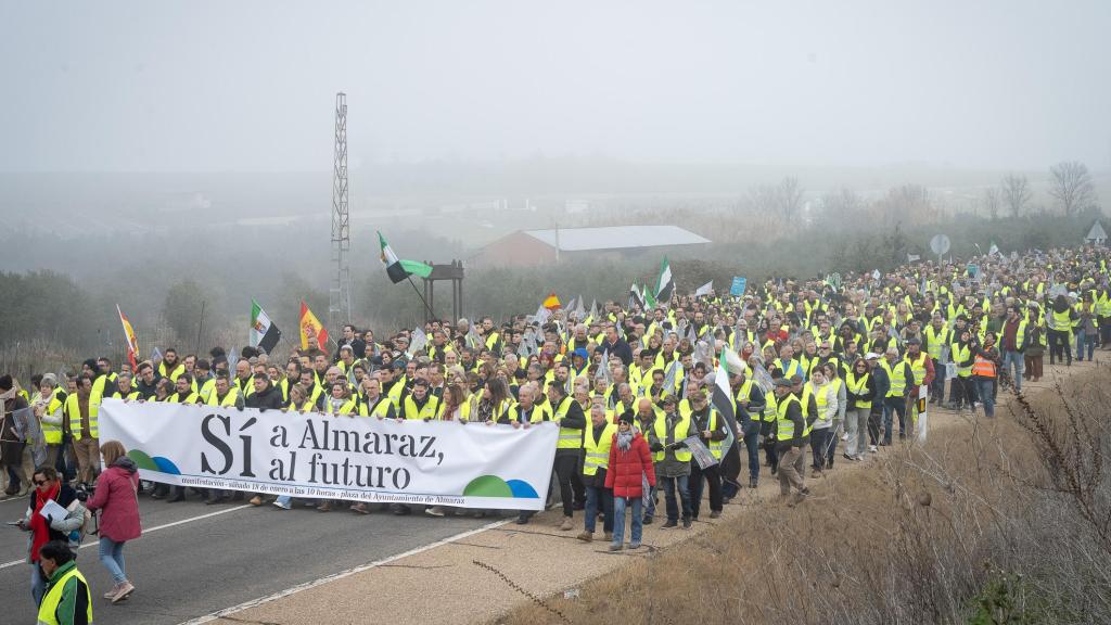 Manifestación en Almaraz a favor de la continuidad de la central nuclear.