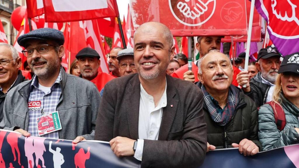 Los líderes de CCOO Unai Sordo y UGT Pepe Álvarez en la cabecera de una manifestación.