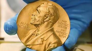La medalla que se otorga a los ganadores del Premio Nobel.