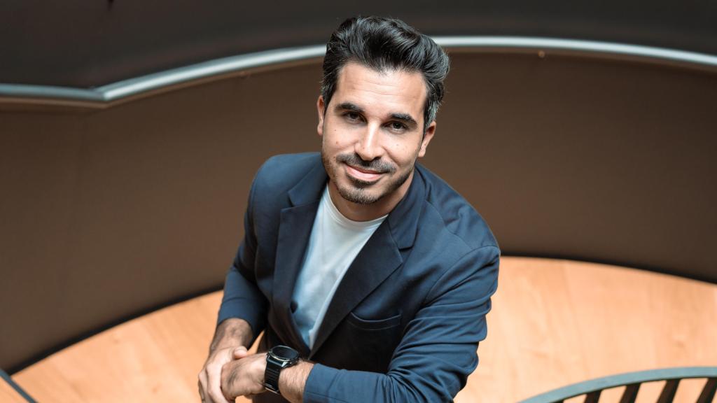 El escritor Javier Castillo repasa con Magas las mujeres de su vida y de su obra en el Only You de Atocha.