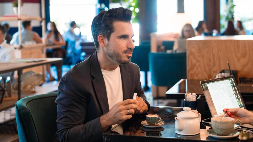 Castillo lleva toda la vida enamorado de su esposa, desde los 17, cuando la conoció en una piscina.