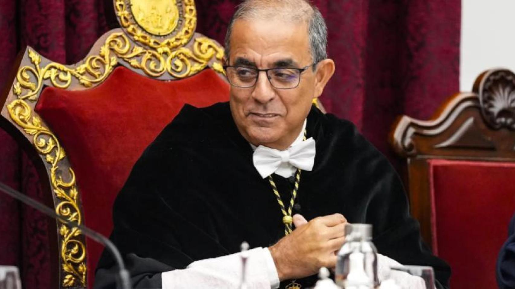 Imagen del actual rector de la Universidad de Sevilla, Miguel Ángel Castro.