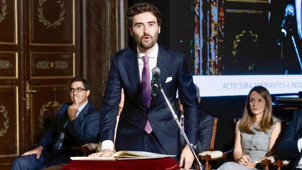Álvaro Vega, nuevo registrador de la propiedad a los 25 años.