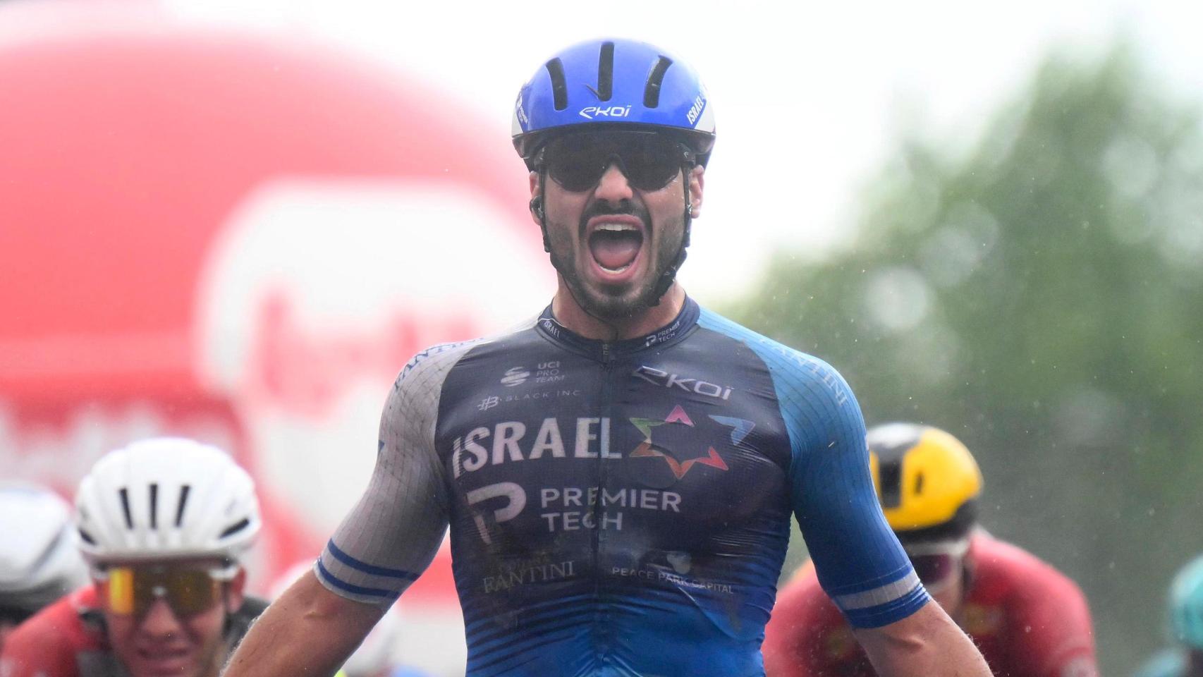 Oded Kogut, el ciclista israelí del Israel-Premier Tech, celebra una victoria.