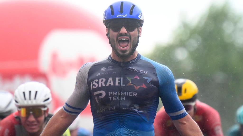 Oded Kogut, el ciclista israelí del Israel-Premier Tech, celebra una victoria.