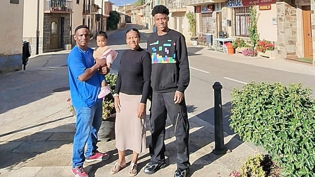 Jahber Marino, Lina Marcela, Santiago y Dafne Sofía en Trabazos