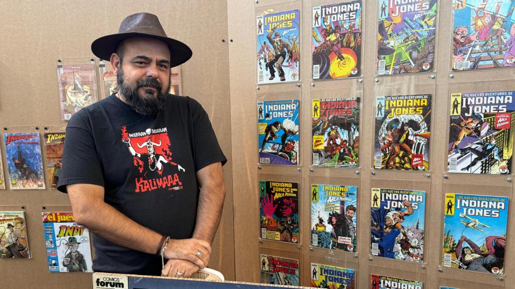 Antonio de Prada, coleccionista vallisoletano con más de 500 objetos de Indiana Jones