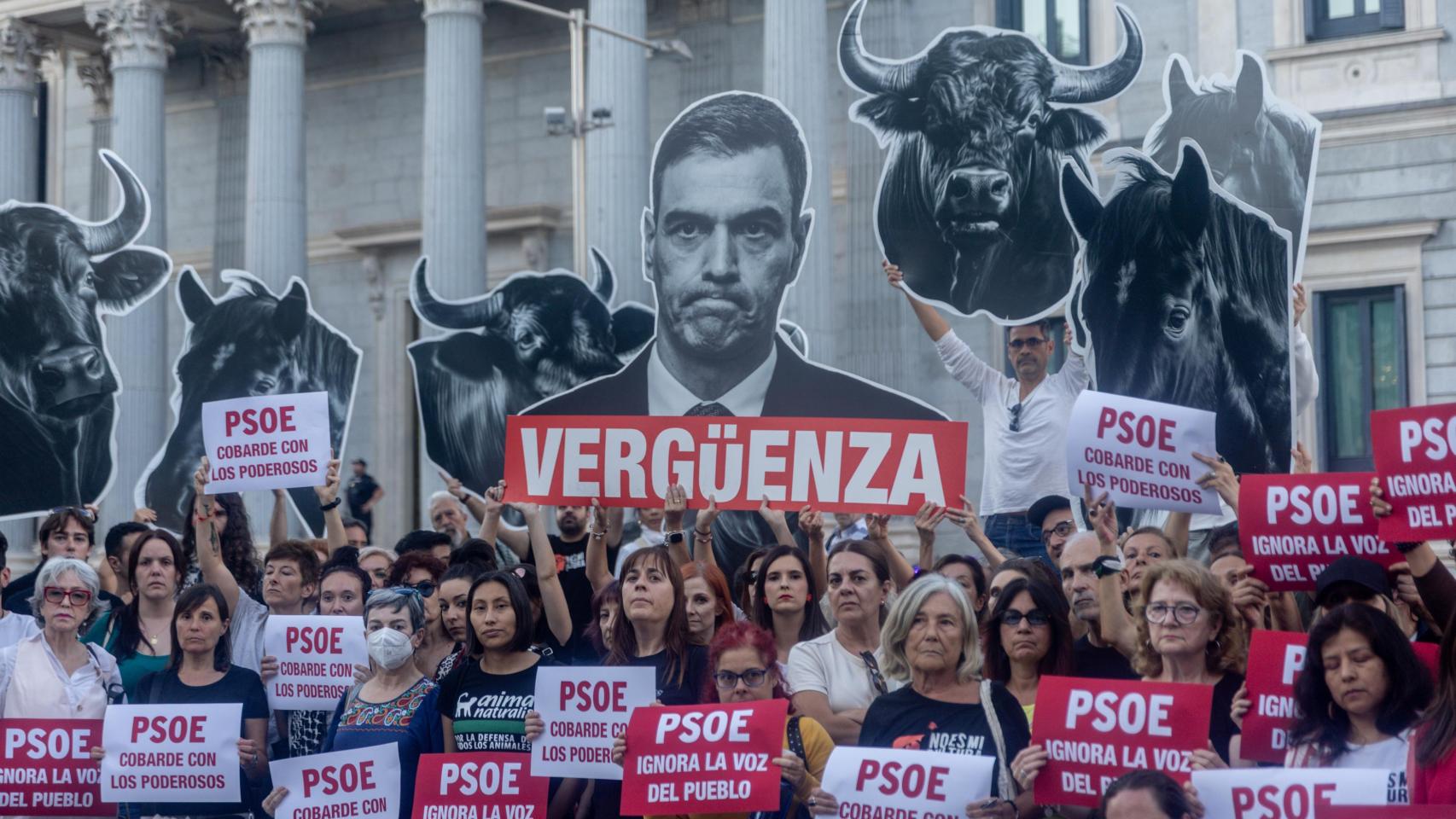 Firmantes de la ILP que propone la derogación de la tauromaquia como patrimonio cultural.