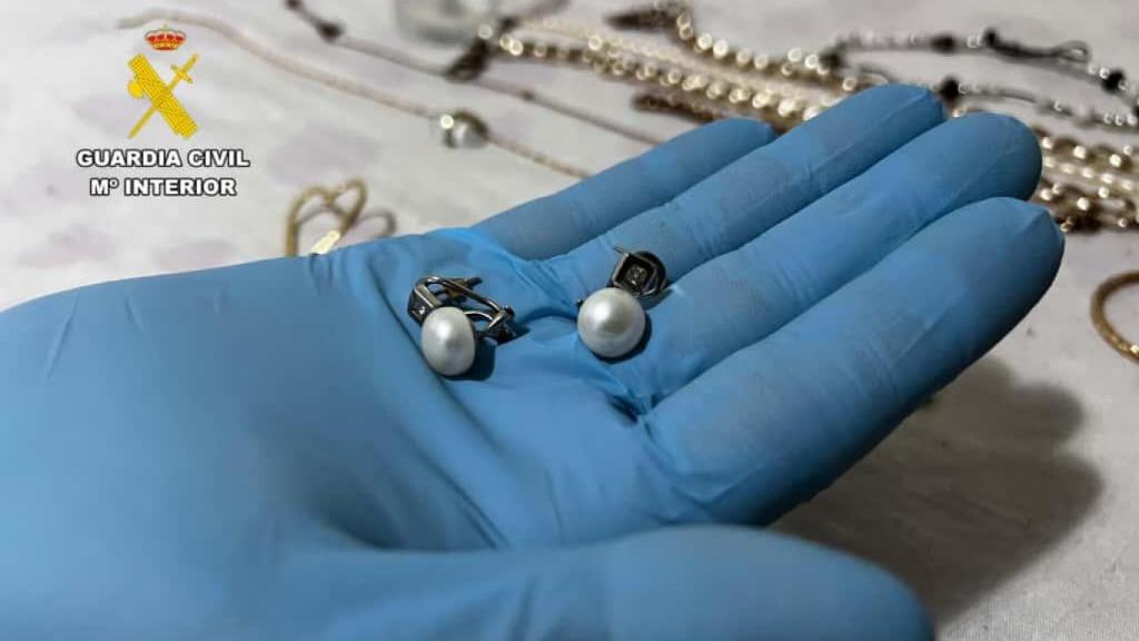 Joyas robadas en un domicilio de Tarazona.