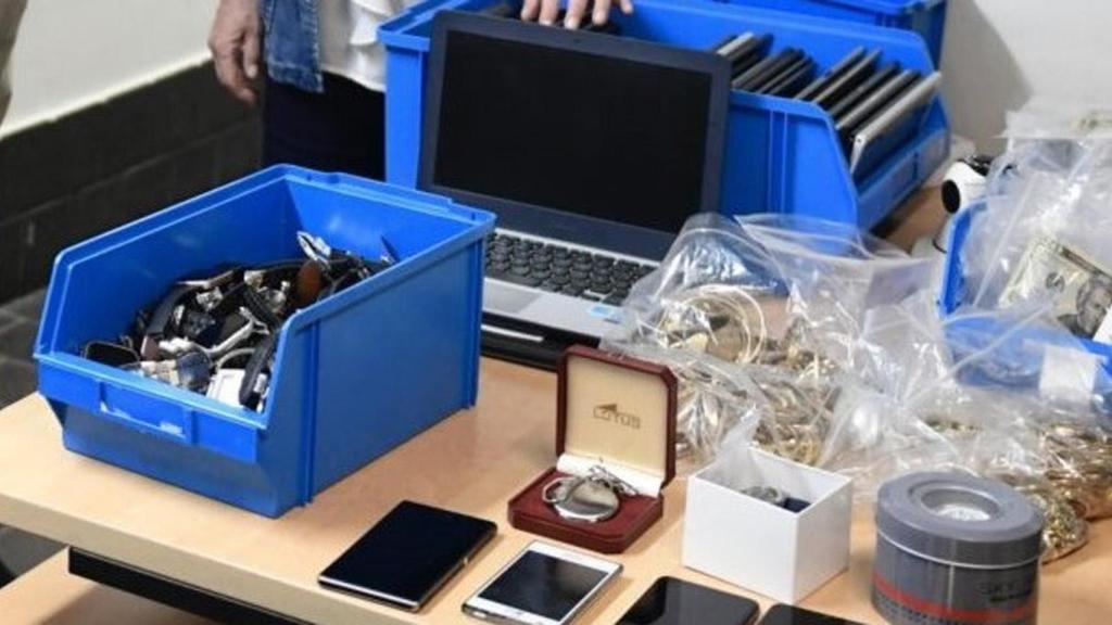 Dispositivos almacenados en la oficina municipal.