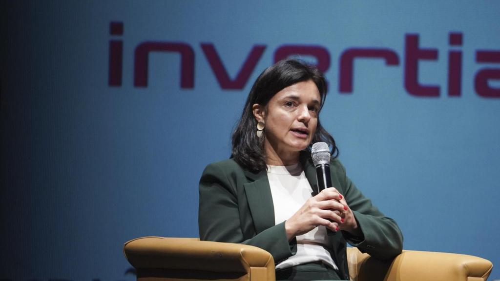 María Canal Fontcuberta, portavoz y jefa de Prensa de la Representación de la Comisión Europea en España, durante su intervención bajo el título 'Los retos de la Unión Europea'; en la primera jornada del III Foro Económico Español en Ceuta.