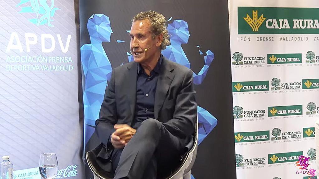 Jorge Valdano en los desayunos de APDV