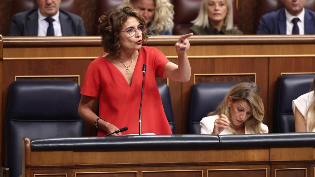 ´La vicepresidenta del Gobierno, María Jesús Montero, durante la sesión de control en el Congreso.