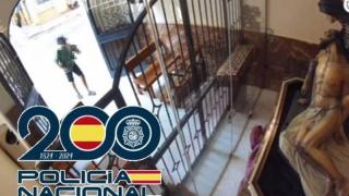 Imagen del presunto ladrón en la capilla de la Piedad.