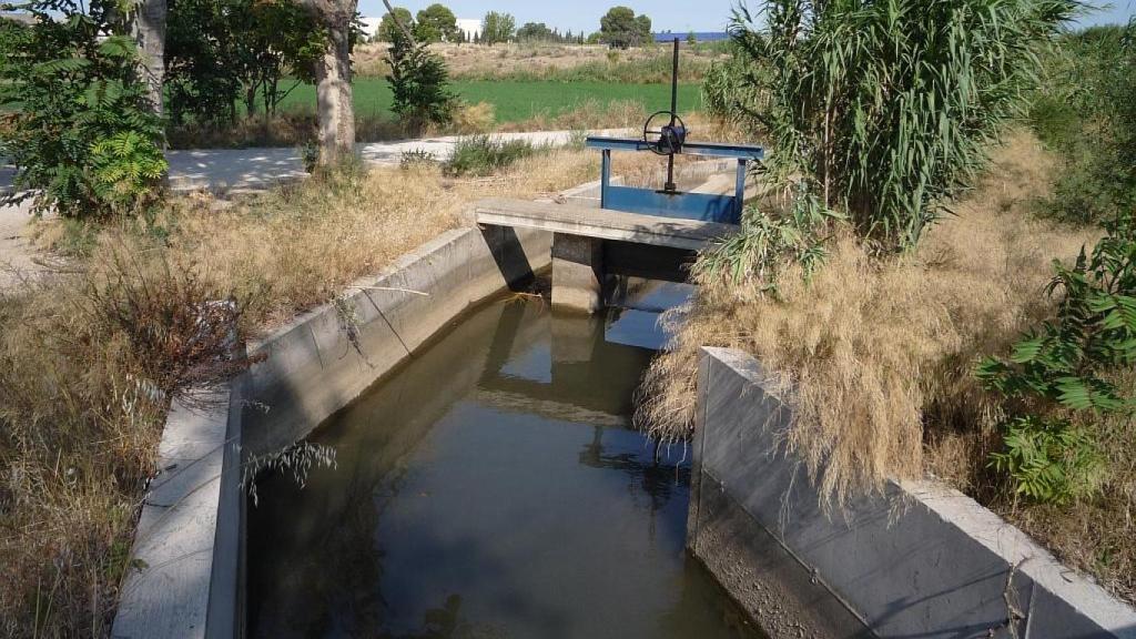 Imagen de archivo de una acequia de Casetas