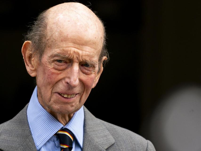 El duque de Kent, en las inmediaciones del palacio de Kensington durante su 89 cumpleaños.