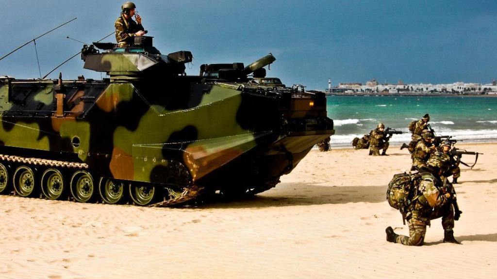 Ejercicio de desembarco y asalto anfibio de la Infantería de Marina