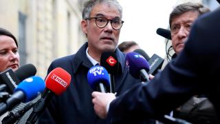 Olivier Faure , primer secretario del Partido Socialista Francés, habla con periodistas este miércoles.