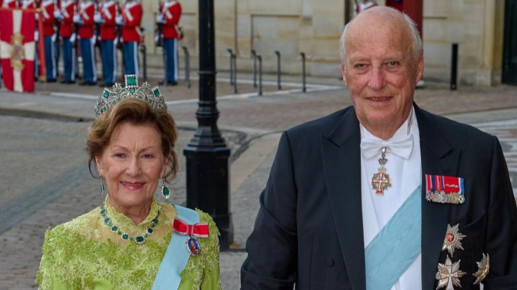 Harald y Sonia de Noruega, en una fotografía tomada en Noruega en 2023.