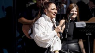 Gloria Estefan en el concierto de las Fiestas de la Hispanidad en Madrid.
